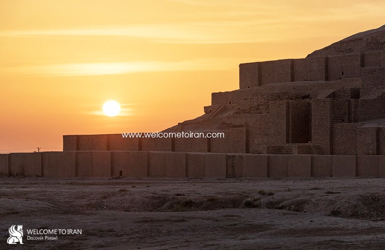 Choqa Zanbil is an ancient Elamite Complex in the Khuzestan province of Iran. It is one of the few existence ziggurats outside of Mesopotamia.